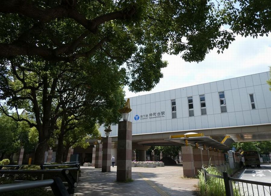 仲町台駅前写真